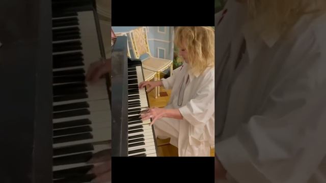 Алла Пугачёва на юбилее с мужем у Татьяны Тарасовой смотреть онлайн