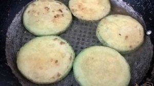 Кабачки с яйцом и чесноком