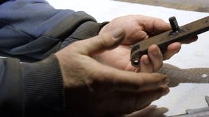 Как вдавить поршень тормозного суппорта