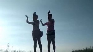 Танец под песню "Мы маленькие звёзды"