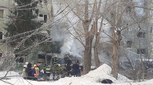 Взрыв газа и обрушение подъезда в панельном доме в Новосибирске – трансляция с места происшествия