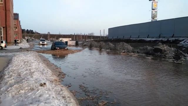 Иркутск. Микрорайон Березовый. Отсутствие ливневой канализации и тротуаров.