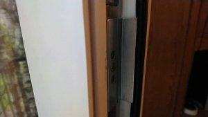 Магнитная защелка для балконной двери