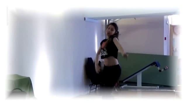 ВЫУЧИТЬ ОЧЕНЬ ЛЁГКИЙ и КЛАССНЫЙ ТАНЕЦ на песню Meghan Trainor–All About That Bass | ПЕРВАЯ ЧАСТЬ смотреть онлайн