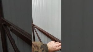 Установили забор 20 погонных метров из профлиста