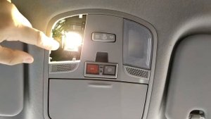 Как заменить лампочки плафона Hyundai Creta