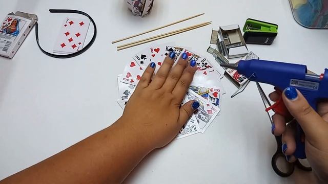 Шляпа из игральных карт Своими Рками смотреть онлайн