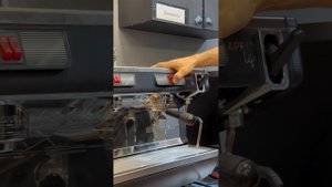 Ручное предсмачивание на однобойлерной Кофемашине Нуова Симонелли аппия Лайф.