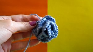 Объёмный цветок крючком