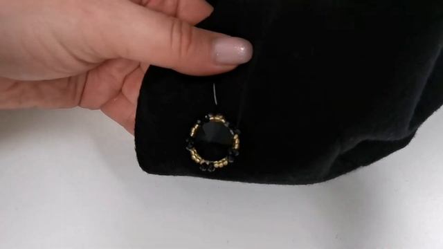 Декорирование пуговицы бусинами и бисером своими руками