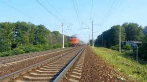Электровоз ЧС2Т-988 с поездом №061 (СПб → Москва) и приветливый помощник машиниста