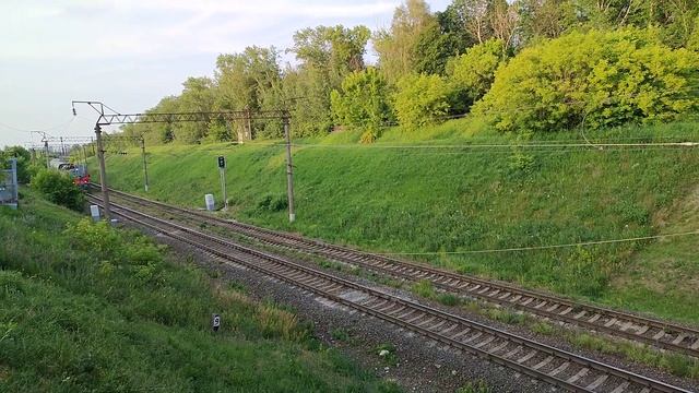 Электровоз ЭП20-010 с поездом 737 Москва - Воронеж