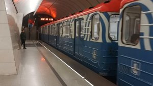"Очень медленно". Электропоезд Номерной отправляется со станции Петровско-Разумовская