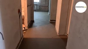 Заливка пола полусухой стяжкой полуручным способом в квартире вторичка
