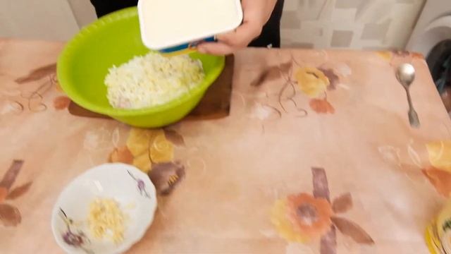 Рецепт сырных шариков с крабовыми палочками к пиву от канала свой среди своих кулинария