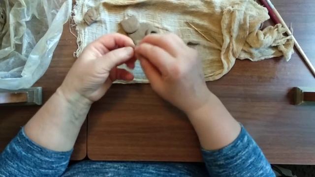 лепим из природной глины магнит на холодильник (котик) смотреть онлайн