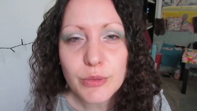 Макияж с голубой палеткой ПОНЧИКОМ Революшн | BLUEBERRY CRUSH Revolution смотреть онлайн