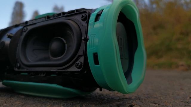 JBL CHARGE 4 TL WHERE IS PASSIVE