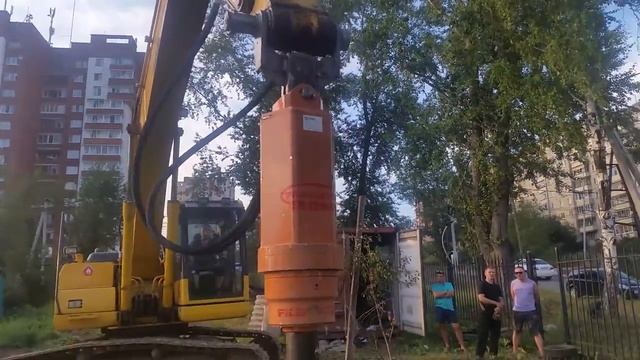 Бурение отверстий под сваи диаметром до 1200 мм, монтаж винтовых свай