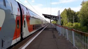 ЭП20 с двухэтажным скоростным поездом.