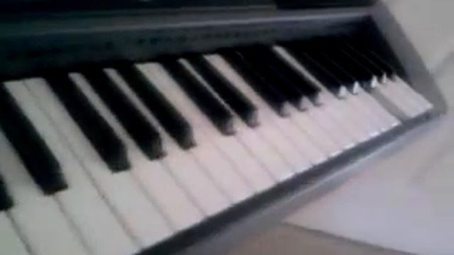 Stereo Love on Keyboard смотреть онлайн