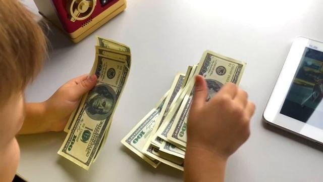 Марк заказал новые редкие модели Ламборгини. Учим модели Ламборгини.