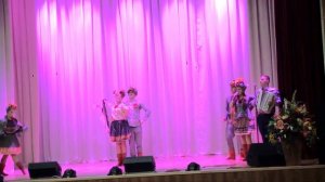 Искрометные частушки в исполнении Инны Каменевой с плясками