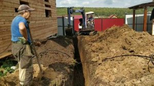 трактор работает.mp4