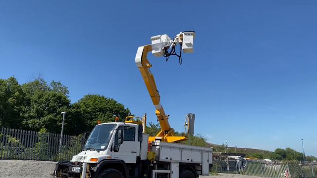 2006 Mercedes-Benz Unimog U400 (SN: 0034) Platform Truck For Sale | Maltby UK Auction 15 & 16 July смотреть онлайн