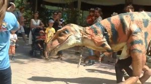 В Динопарке  есть живой динозавр