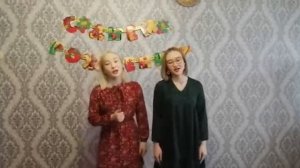 Айгерим и Айжан Дусмухаметовы поют песню на казахском языке про ажеку (бабушку)