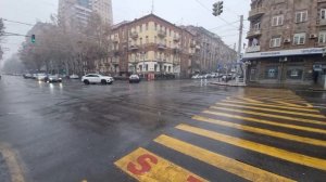 Ереван как есть. Прогулка по центру города. Заглядываем во дворы и подьезды