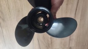 продаю оригинальный  винт 9 шага для мотора меркури,тохатсу 9.9-20