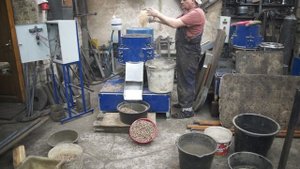 Топливные пеллеты из сосновых опилок.  Проба сырья. Гранулятор ГУ-4/30