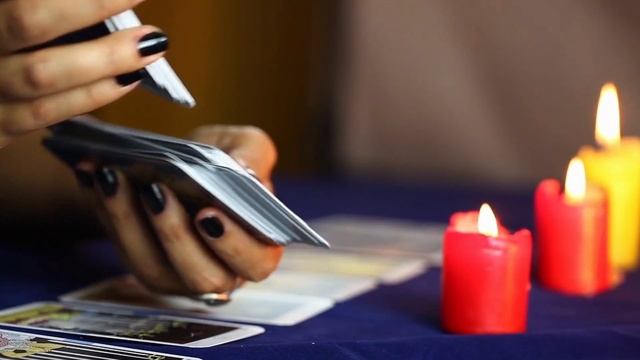Откуда берутся перевернутые карты в Таро? Как получаются перевернутые карты в раскладе Таро?