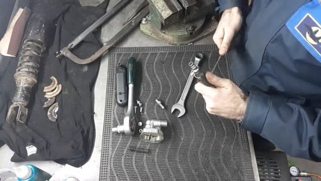 Редукционный клапан маслосистемы. Днепр 11 смотреть онлайн