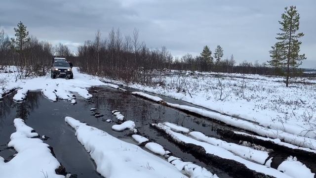 УАЗ, Hilux,Defender,Nissan.Едем Дровяное-Вензин, через снег, грязь и болота.OFFROADMURMANSK смотреть онлайн