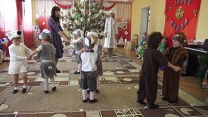 Танец _Мишек и зайчиков_ в детском саду.(8 гр, 3-5 лет).mp4