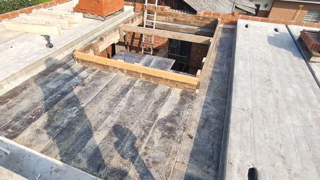 Проем под лестницу. Монолитный участок между плитами. смотреть онлайн