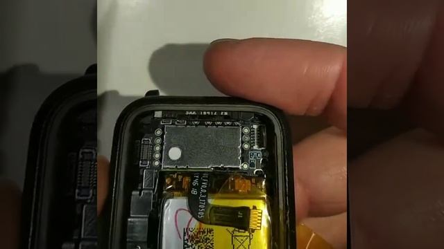 Разборка/сборка Amazfit Bip для прошивки через заводские контакты смотреть онлайн
