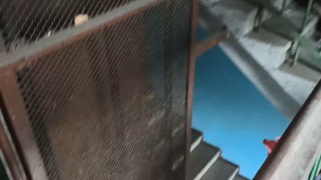 Раритет!!! Венгерский распашной лифт МАФЕ в сетчатой шахте!!! (ул. Мономаха, 29, подъезд 2, г Днепр смотреть онлайн