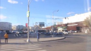 Кольцом в районе станции метро "Кожуховская" - на автобусе по маршруту 831