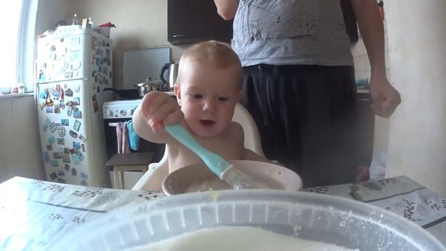 life#31 Первый раз Матвей ест сам! смотреть онлайн