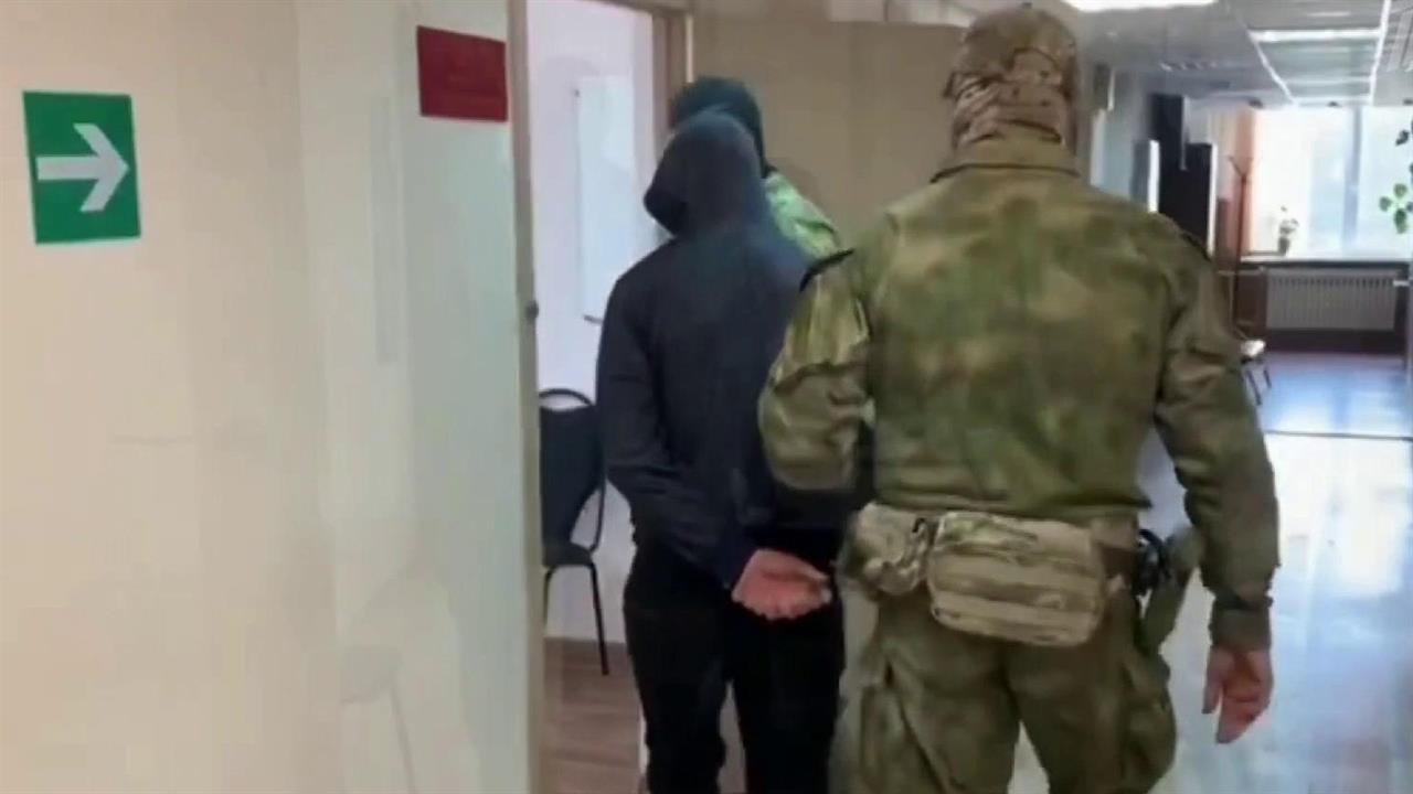 Допрос задержанных террористов крокус сити. Террористы в школе Красноярск.