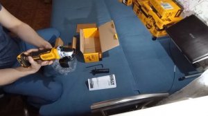 Распаковка Болгарка (УШМ) DeWALT DCG405 Brushless XR тушка