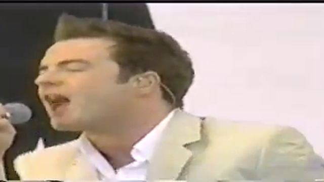 Westlife Queen of My Heart Party in the Park 07 07 2002 смотреть онлайн