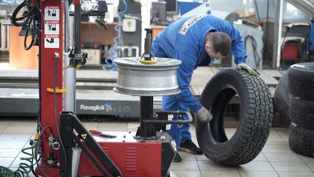 Шинономонтаж на станке BRIGHT 8650 - Техцентр 50 - Г. Видное - 4к смотреть онлайн