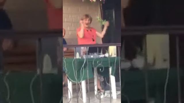 Маме 65 самая крутая тусовщица 21 века ?