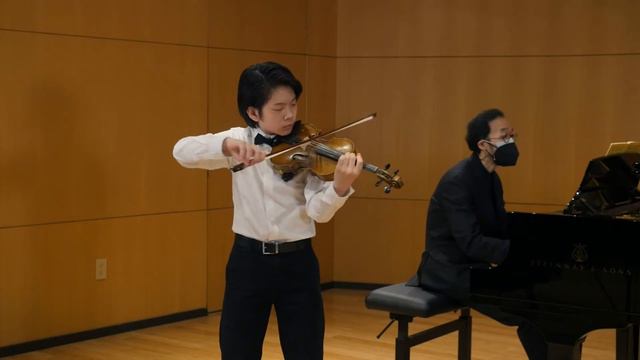 Kabalevsky Violin Concerto In C Major, Op 48. , 2nd Mvt, by Victor Hsu смотреть онлайн