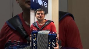 ЗА ОКОШКОМ СНЕГИРИ!